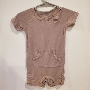 Kyte BABY 12-18 Month Taupe Short Sleeve Romper